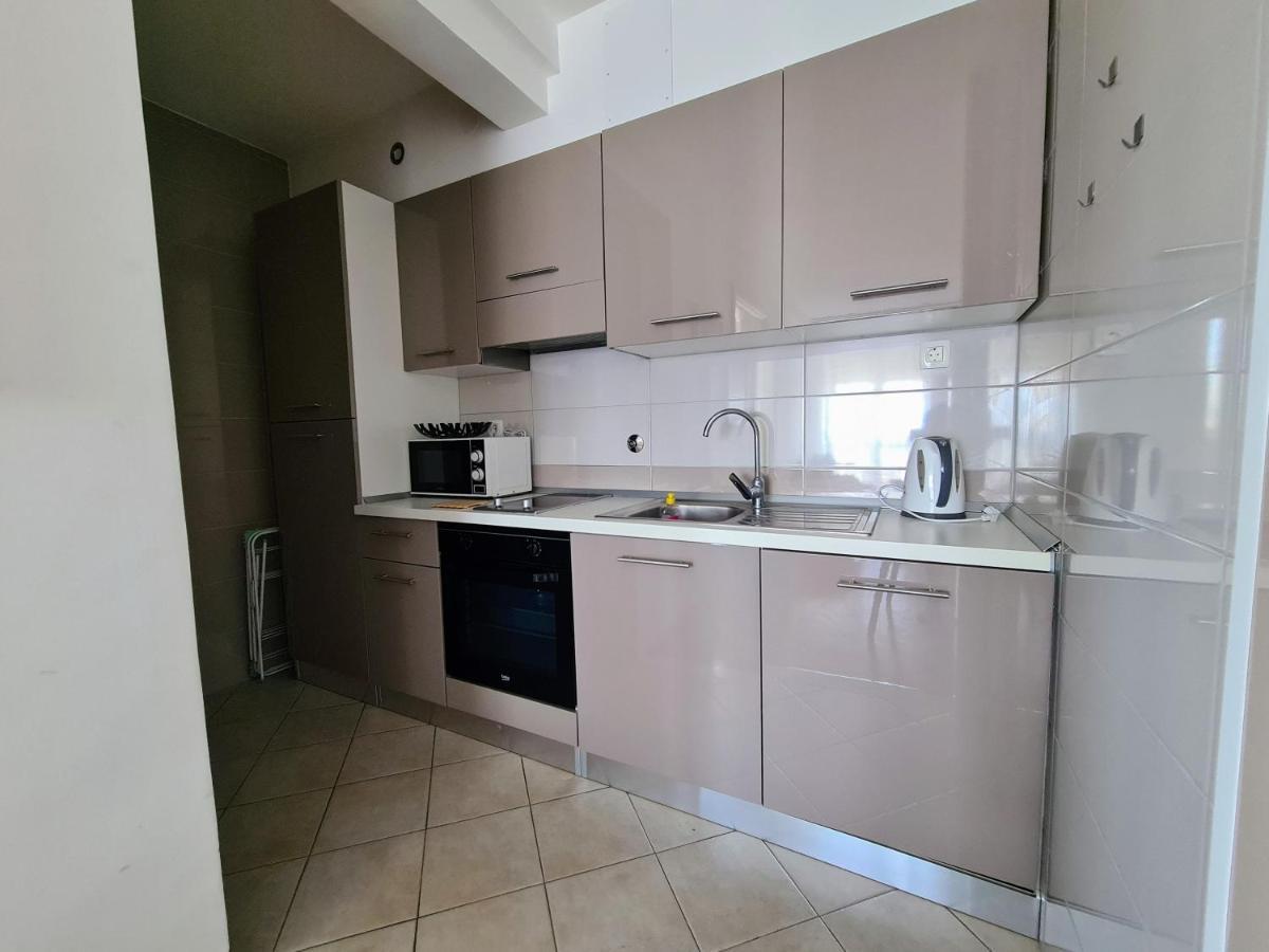 Apartment Papedoni *